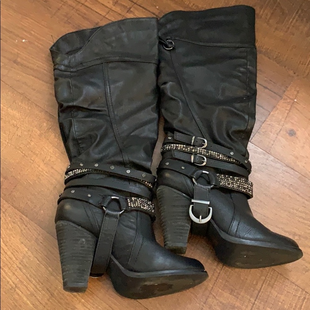 Black boots